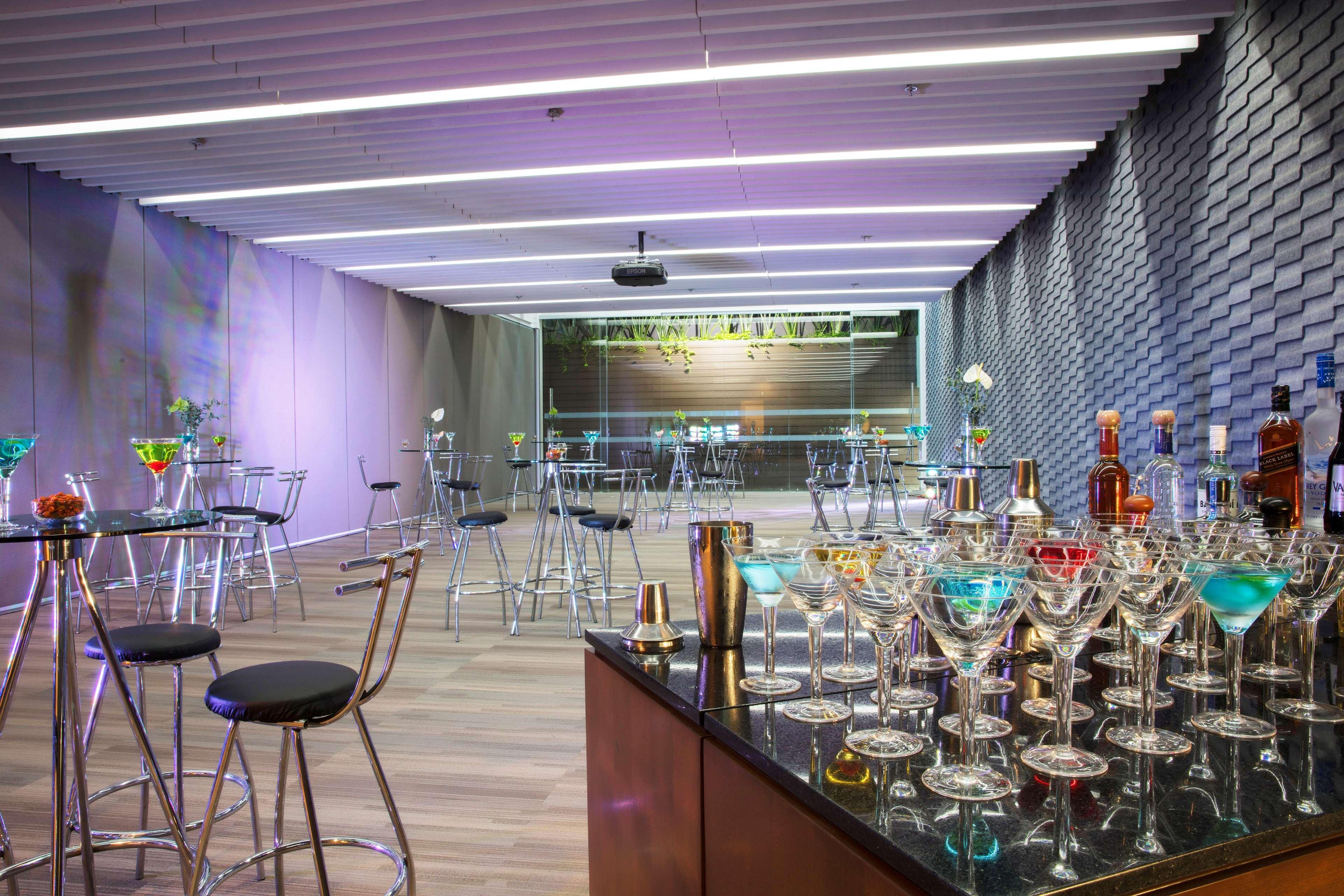Barcelo Guadalajara Hotel Exterior foto The bar at the 10th floor
